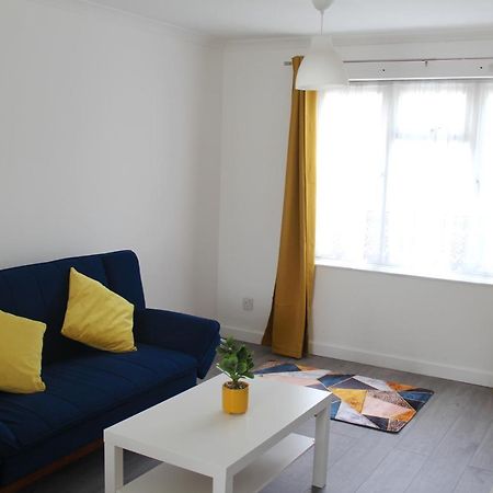 Coolfin House-Close To Excel, Contractors, Relocators, Paid Parking Villa London Bagian luar foto