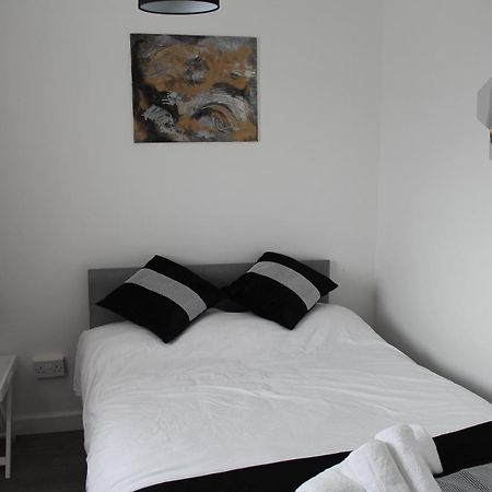 Coolfin House-Close To Excel, Contractors, Relocators, Paid Parking Villa London Bagian luar foto