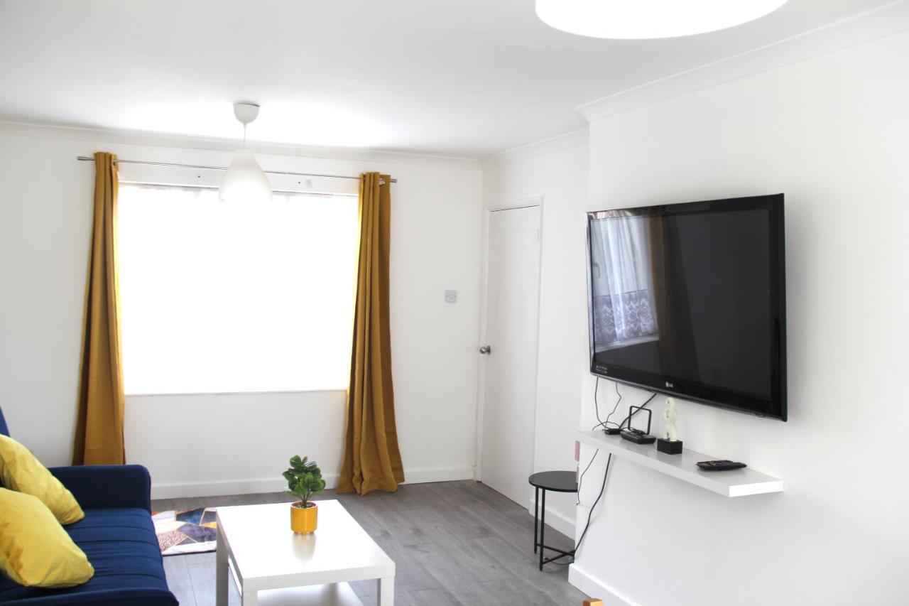 Coolfin House-Close To Excel, Contractors, Relocators, Paid Parking Villa London Bagian luar foto
