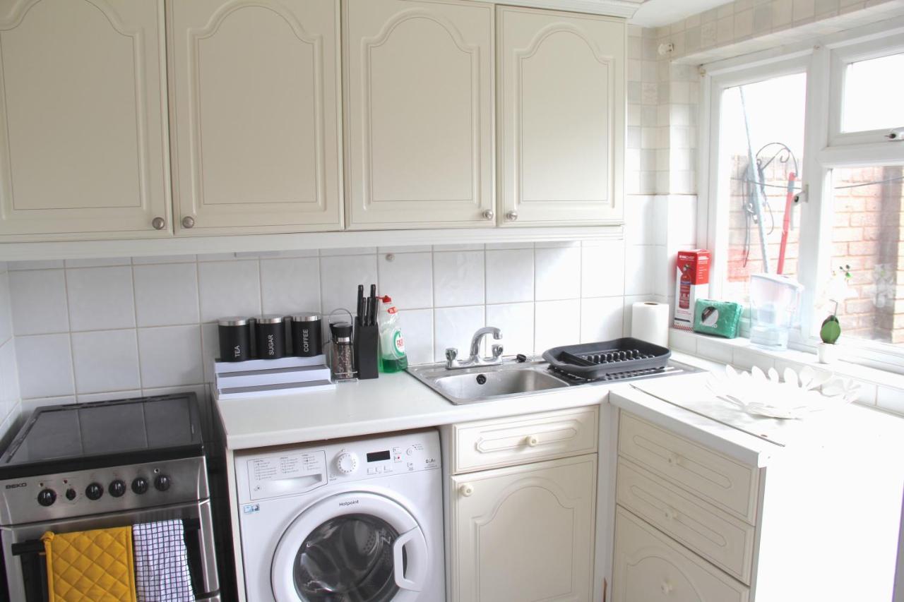 Coolfin House-Close To Excel, Contractors, Relocators, Paid Parking Villa London Bagian luar foto