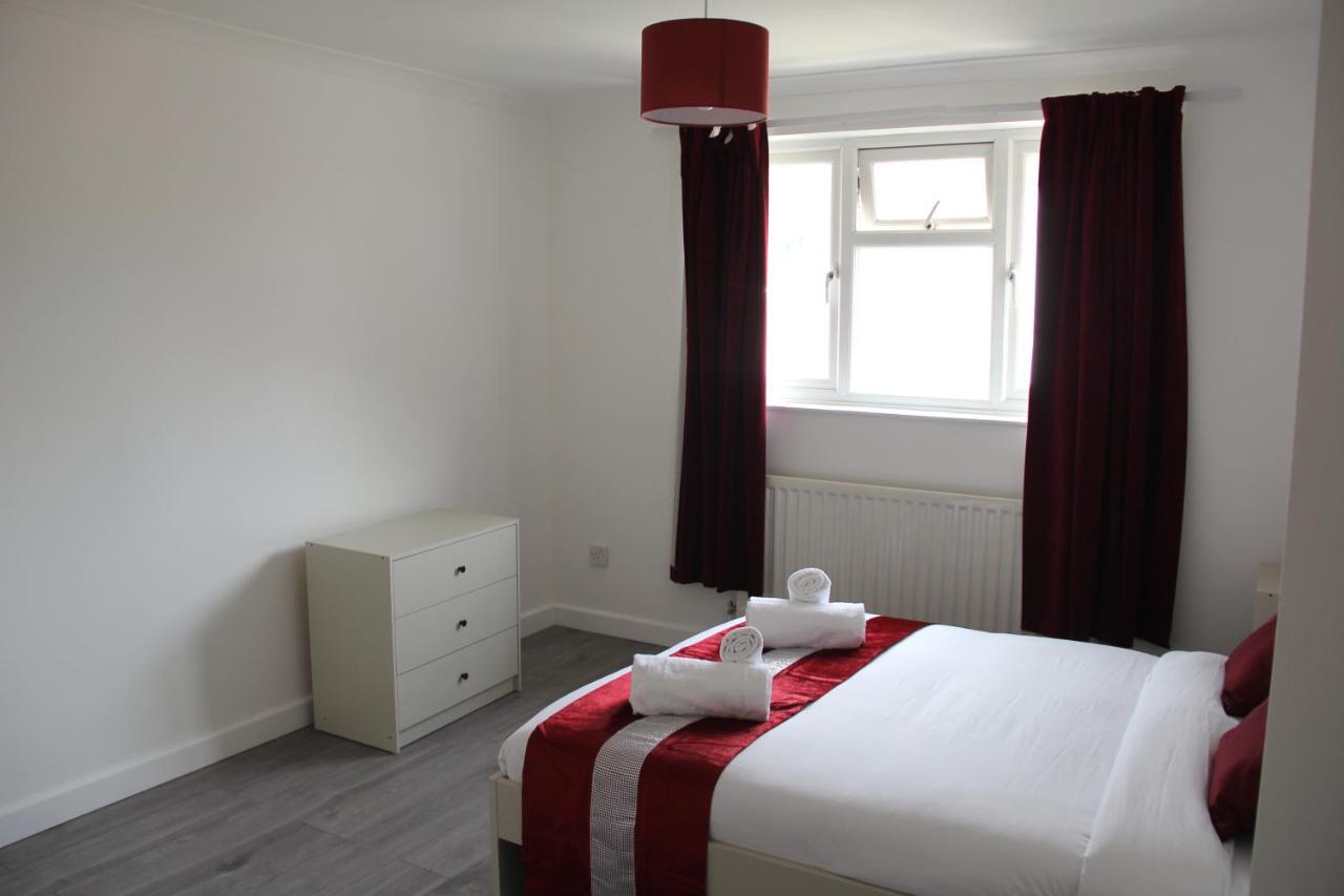 Coolfin House-Close To Excel, Contractors, Relocators, Paid Parking Villa London Bagian luar foto