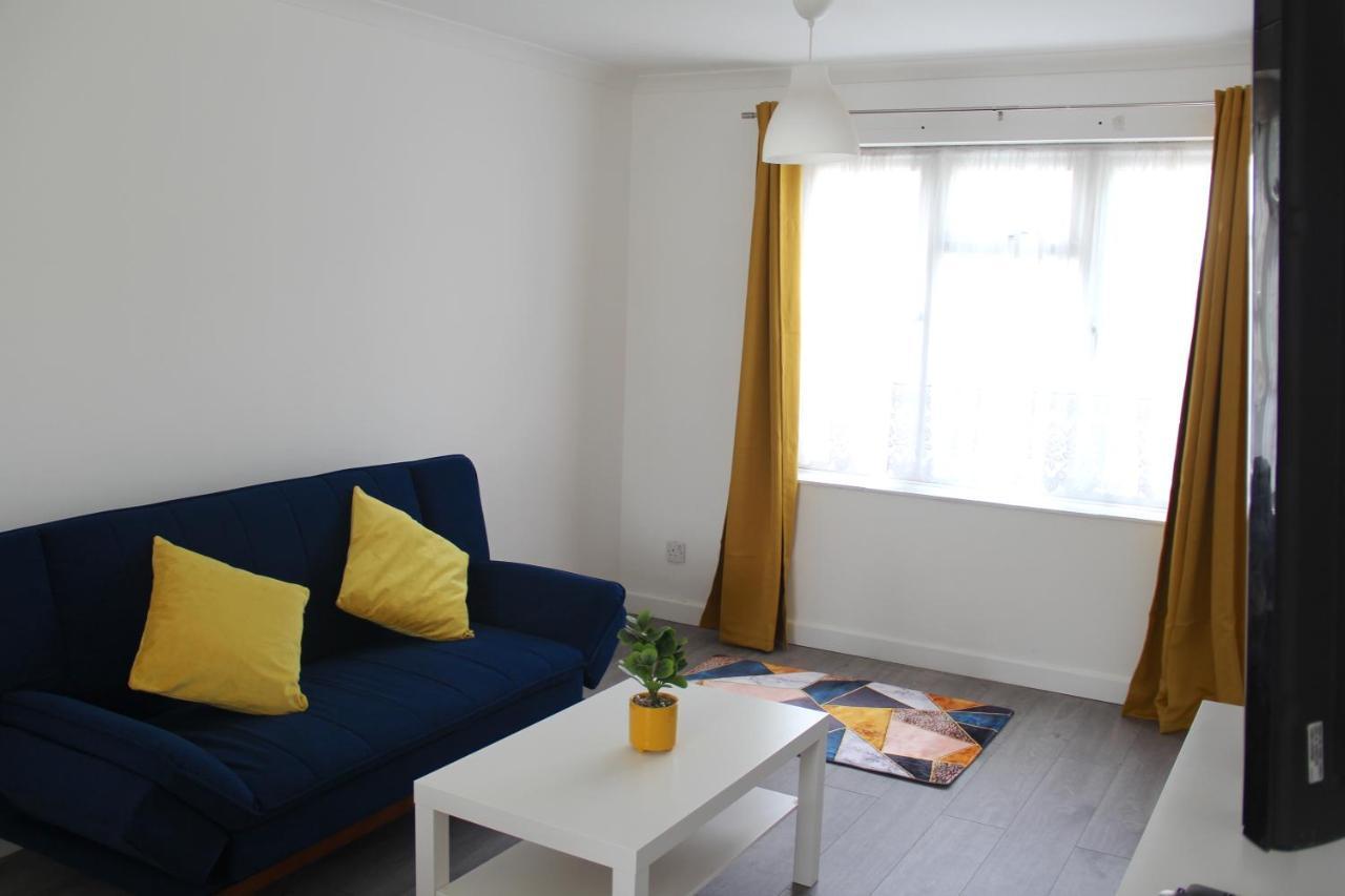 Coolfin House-Close To Excel, Contractors, Relocators, Paid Parking Villa London Bagian luar foto