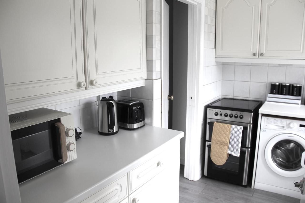 Coolfin House-Close To Excel, Contractors, Relocators, Paid Parking Villa London Bagian luar foto